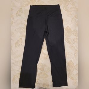 Zyia capri length size 6-8 black legging